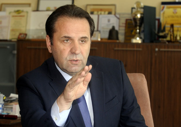 Шешељ опет ударио на Љајића